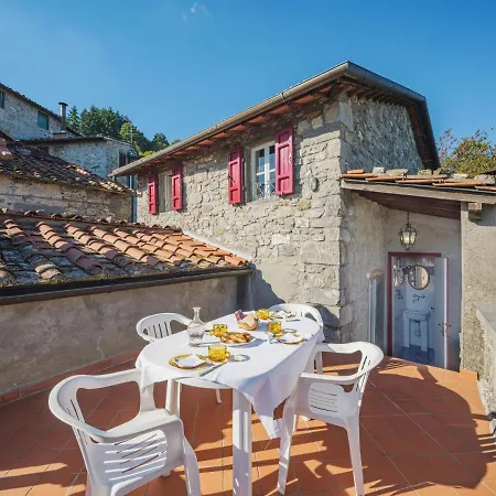 Locazione Turistica Pervinca Gello (Lucca)